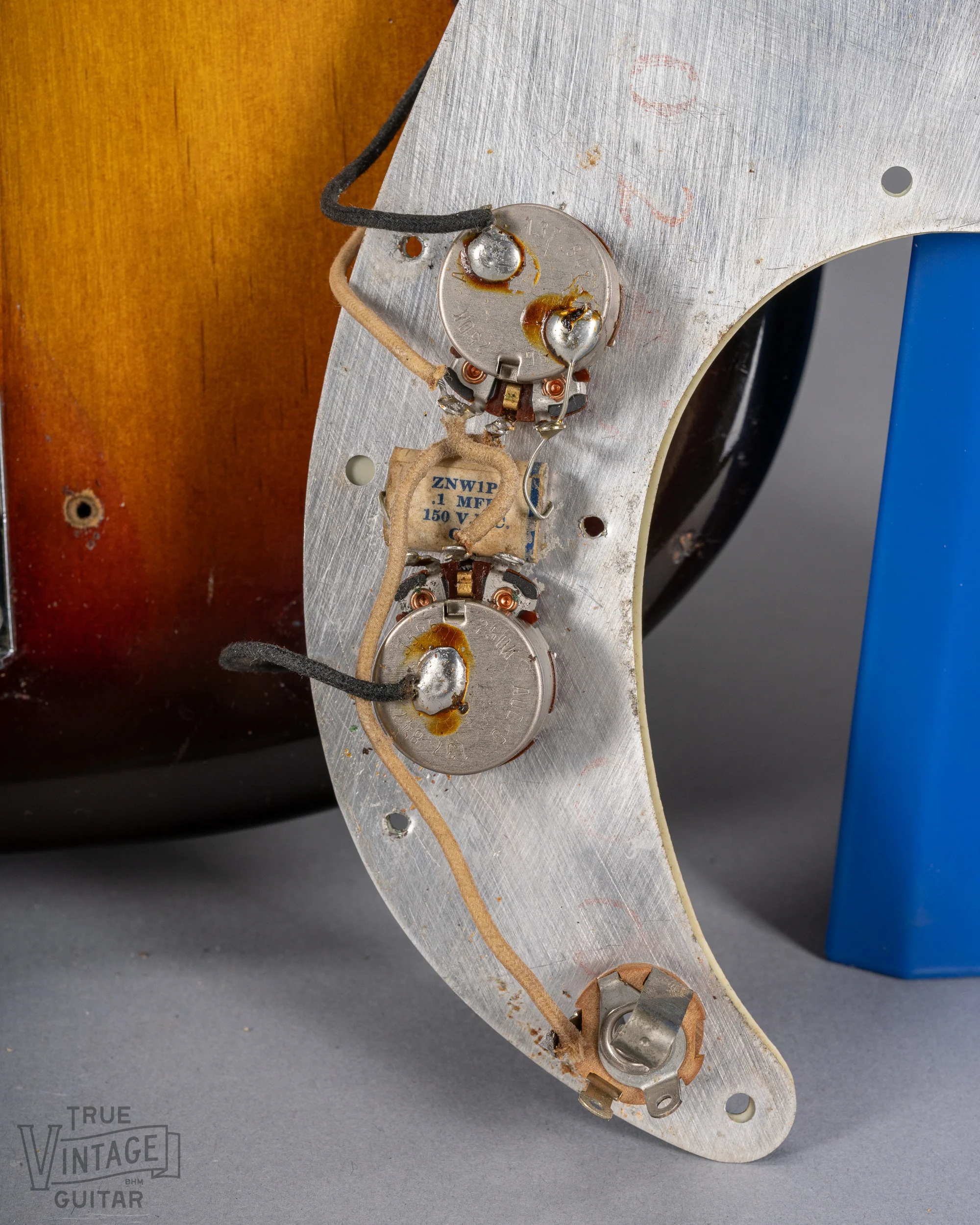 1959 Fender Precision Bass Sunburst Factory Mint Green Pickguard - Image 20