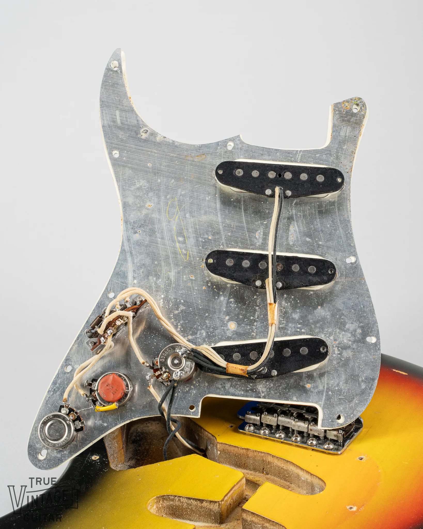 1967 Fender Stratocaster Sunburst Tortoise Shell Pickguard - Image 16