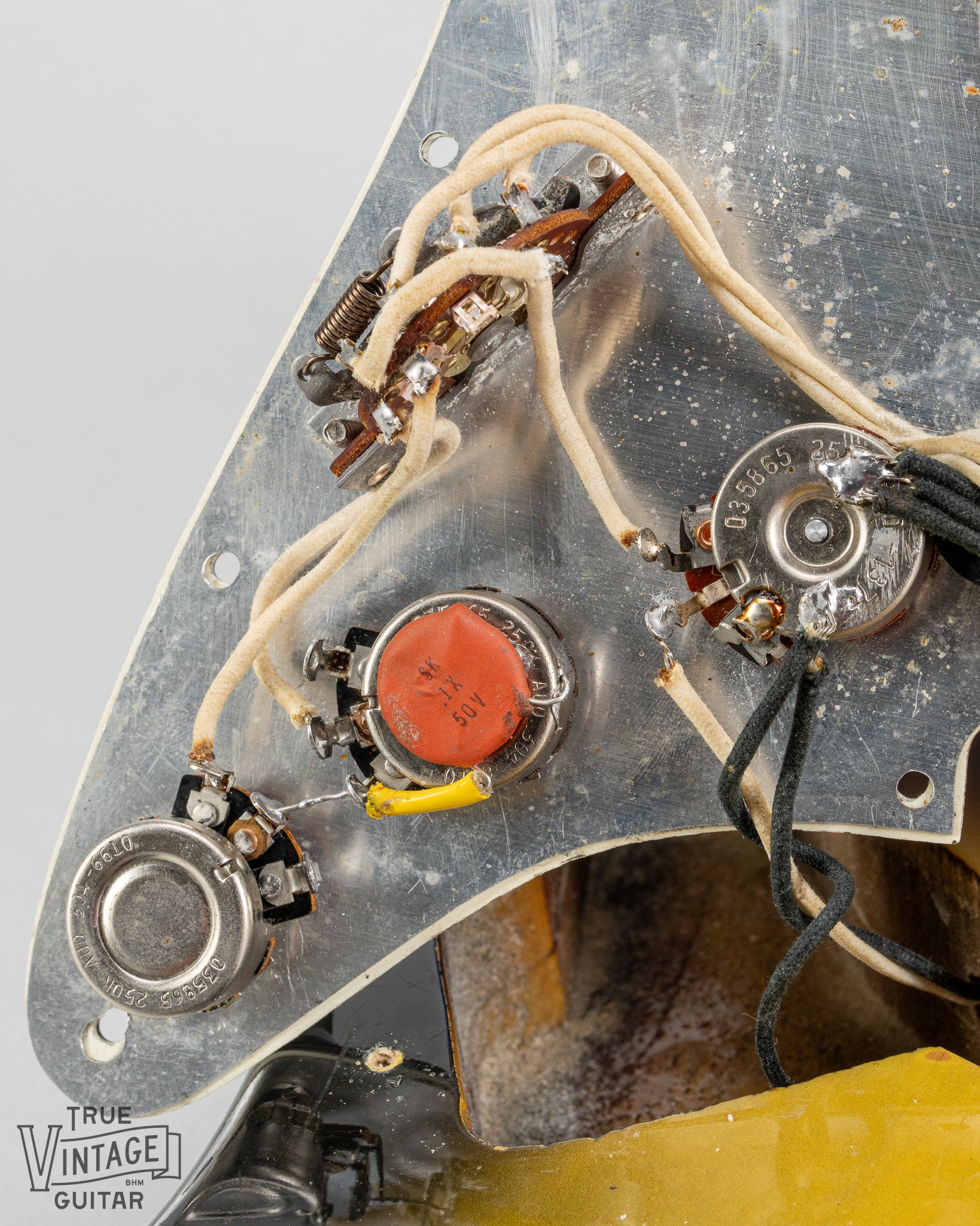 1967 Fender Stratocaster Sunburst Tortoise Shell Pickguard - Image 17