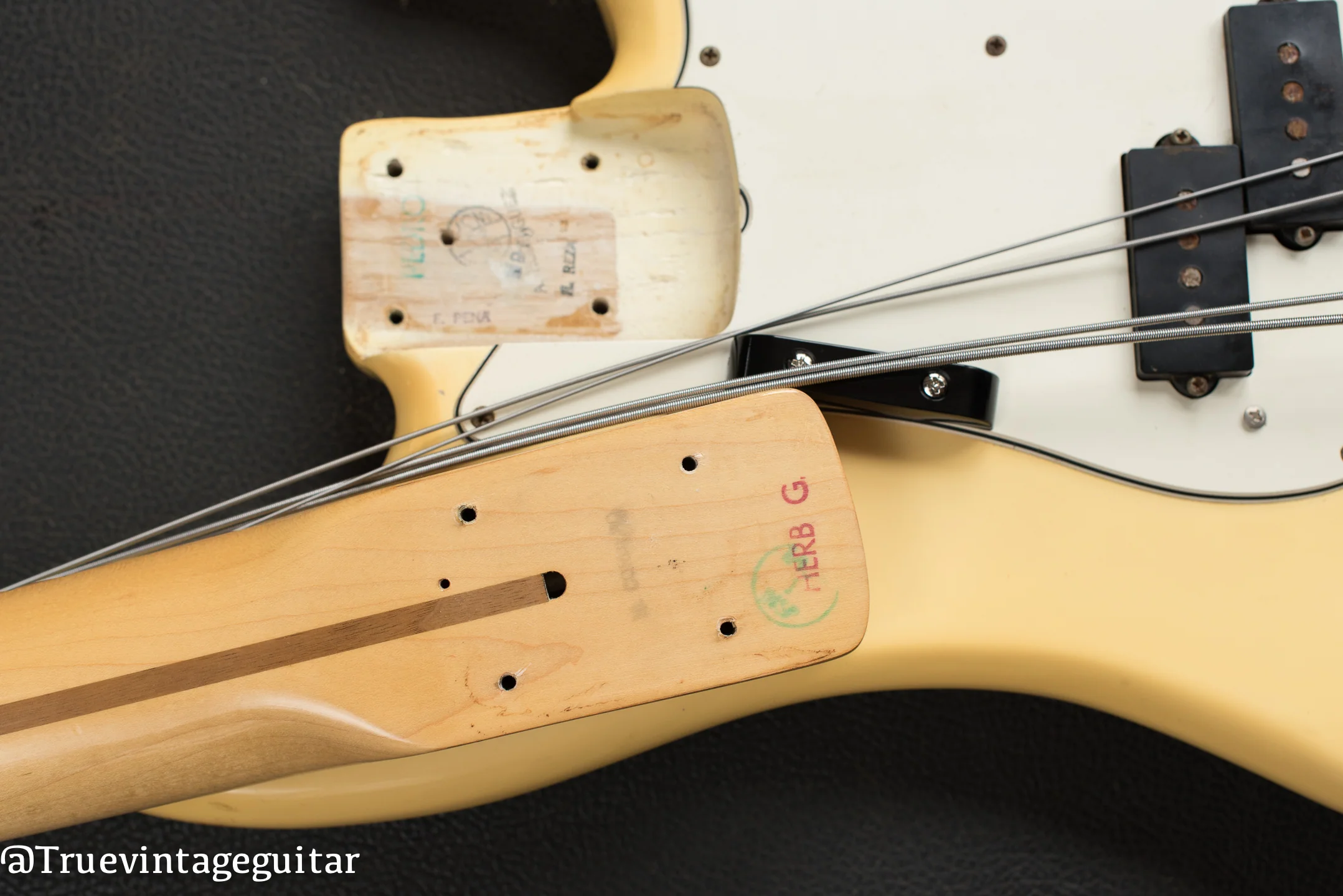 1976 Fender Precision Bass Olympic White Narrow Nut - Image 22